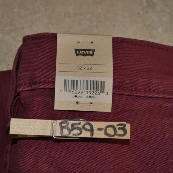Levi's XX Men's Chino Relaxed Taper Fit Pants Size 32x32 Maroon Red Holiday NWT - Picture 6 of 6